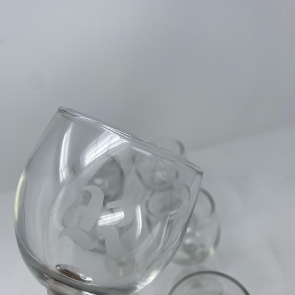 Set of 6 Vintage “R” Frosted Monogram Wine Glasses - Picture 7 of 7